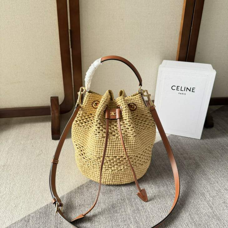 Picture of Celine Handbags _SKUfw241229566fw
